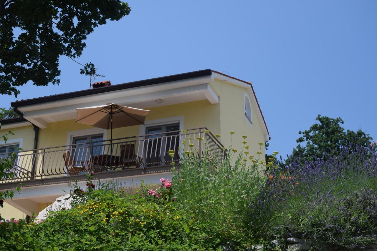 Apartments Sandra Brseč Eksteriør bilde
