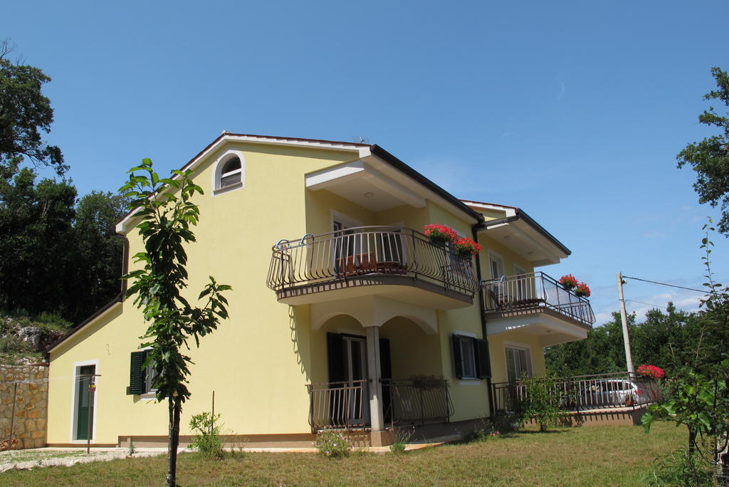 Apartments Sandra Brseč Eksteriør bilde